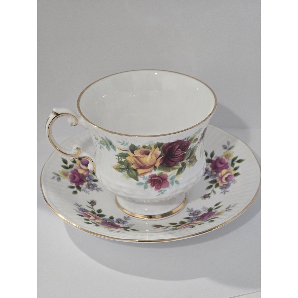 *cracked saucer* Elizabethan Bone China Floral Tea Cup & Saucer Old Country Rose